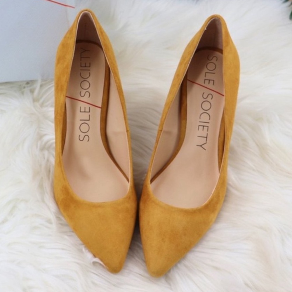 💎✨$125 RETAIL✨💎 MUSTARD HEELS
